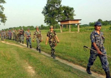 सीमाक्षेत्रमा नेपाल-भारतका सुरक्षाकर्मीको संयुक्त गस्ती