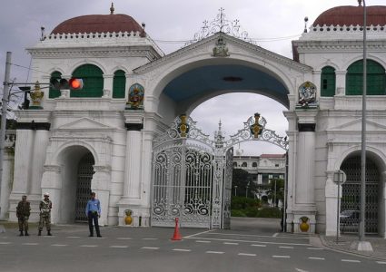 सिंहदरबार-भद्रकाली सडकमा ड्रेन निर्माण जारी