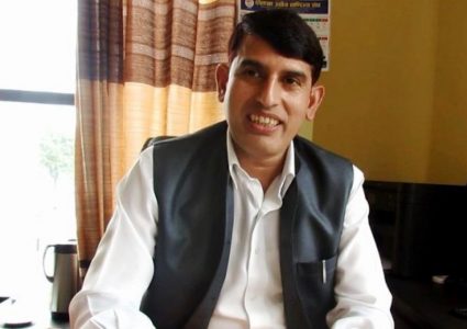 घुस लिएको अभियोगमा दोलखाका तत्कालीन सीडीओ रिजाल पक्राउ