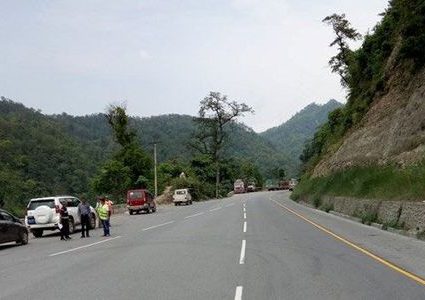 नारायणगढ-मुग्लिन सडक दिउँसो बन्द हुने