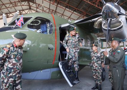 अमेरिकी सरकारले दियाे नेपाली सेनालाई दुुई वटा एम २८ स्काई ट्रक