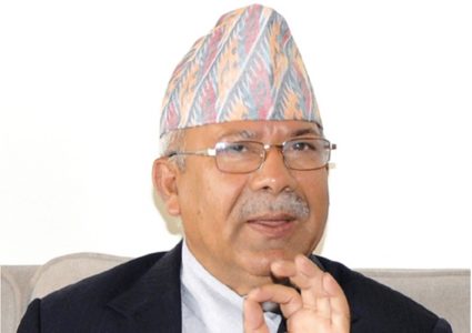 अध्यक्ष ओलीले शुक्रबार बोलाएको बैठकमा नजाने माधव समूहको निर्णय