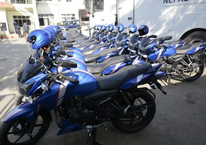 चीनले दियो नेपाल प्रहरीलाई  २३ मोटरसाइकल