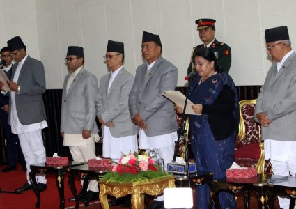 नवनिर्वाचित सभामुख सापकोटाले लिए सपथ