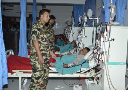 नेपाली सेनाको सहकार्यमा छाउनीबाट मिर्गौला रोगीको निःशुल्क हेमोडाइलासिस शुरु