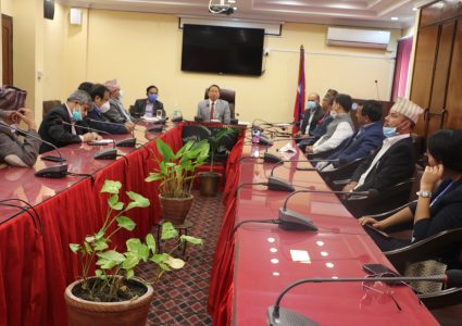 ऊर्जामन्त्री पुनले गरे कोरोना कोषमा १ करोड ११ लाख सहयोग