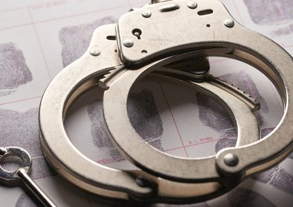 चितवनबाट ४ चिकित्सकलाई मानव बेचबिखन अनुसन्धान ब्युरोद्धारा पक्राउ