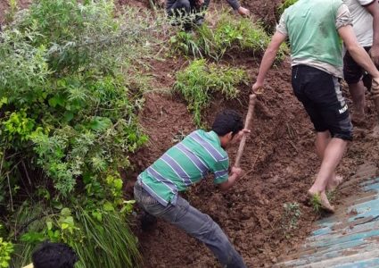 बझाङको खप्तड छान्नामा बाढीको बितण्डा (फोटोफिचर)